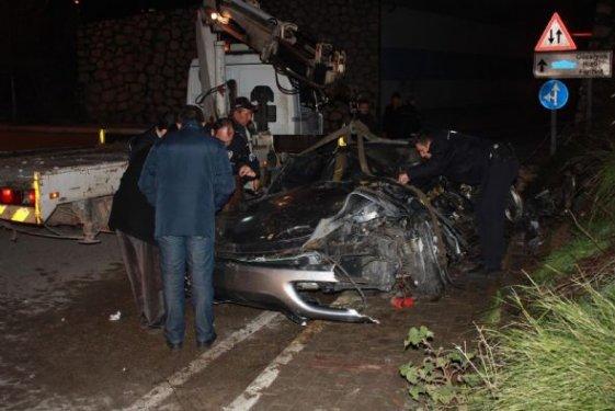 Bursa'da Ferrari ile ölüme uçtu