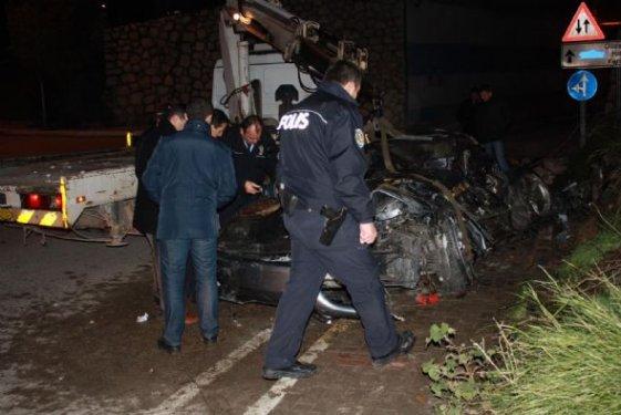 Bursa'da Ferrari ile ölüme uçtu