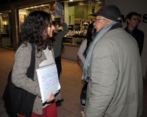 Adana'da sarılmak beleş