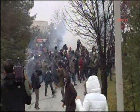 ODTÜ'de Başbakan Erdoğan'a protesto 