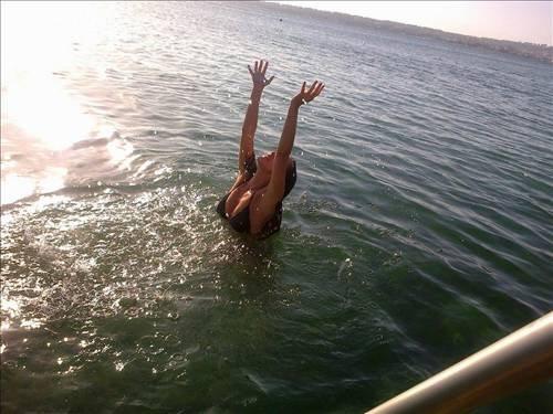 Karolin Fişekçi bikinili resimleri paylaştı