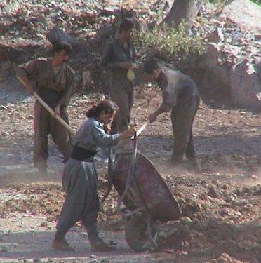 Yakalanan PKK'lının üzerinden çıkan fotoğraflar