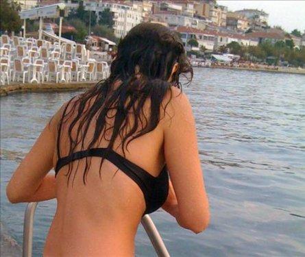 Karolin Fişekçi bikinili resimleri paylaştı