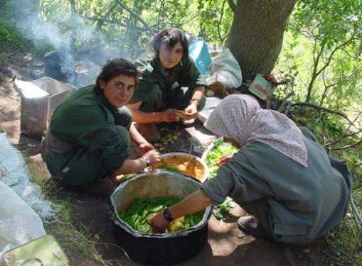 Yakalanan PKK'lının üzerinden çıkan fotoğraflar