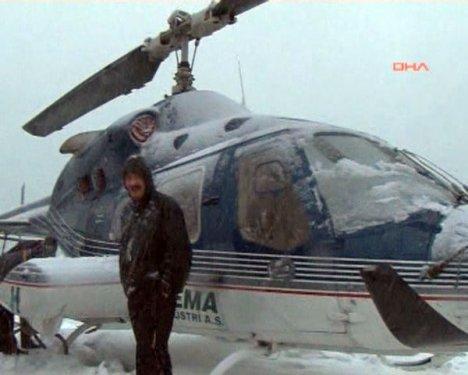 Sarıyer'de helikopter kaldırıma zorunlu iniş yaptı