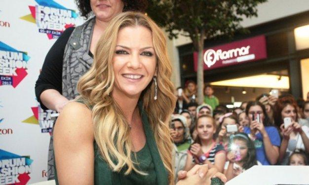 En güzel gülen ünlüler