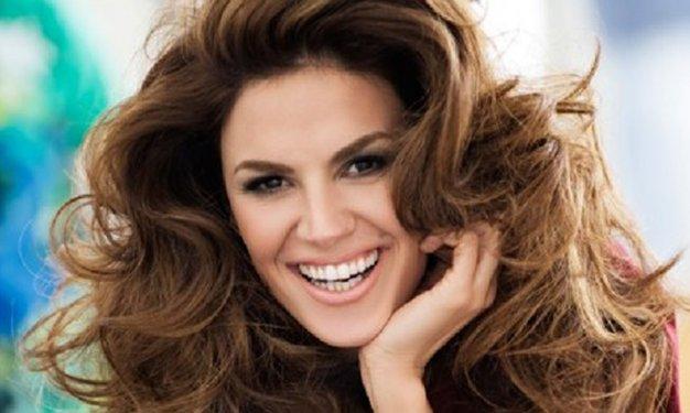 En güzel gülen ünlüler