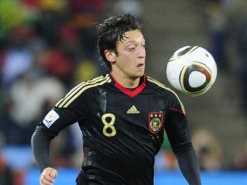 Dünyanın en iyi 100 futbolcusu