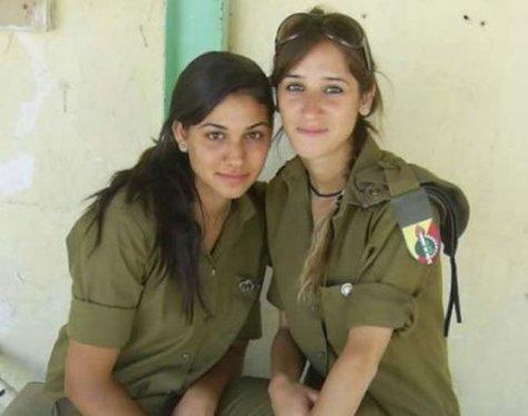 İsrail'in kadın askerleri