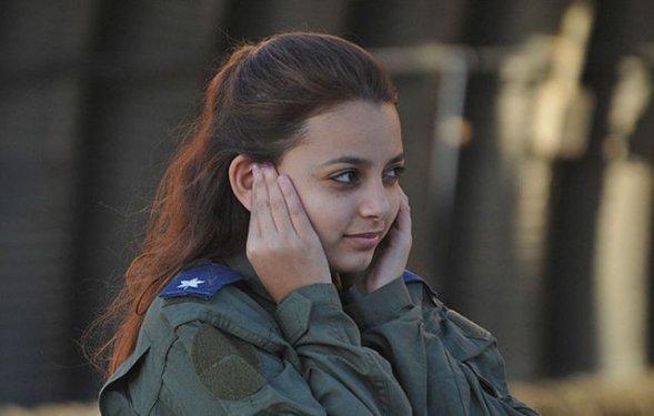 İsrail'in kadın askerleri