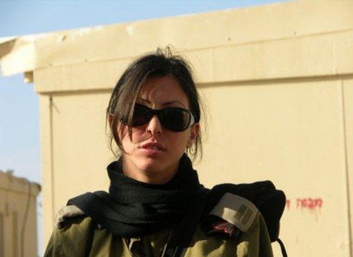 İsrail'in kadın askerleri