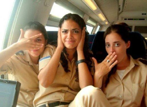 İsrail'in kadın askerleri