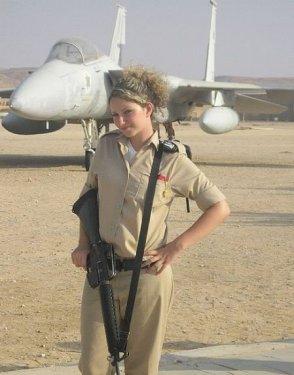 İsrail'in kadın askerleri