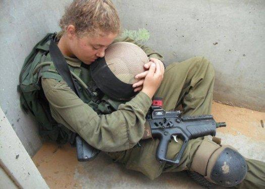 İsrail'in kadın askerleri