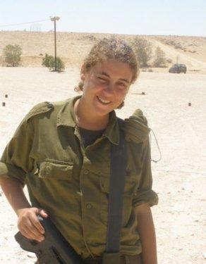 İsrail'in kadın askerleri