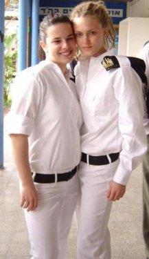 İsrail'in kadın askerleri