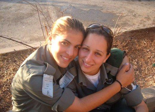 İsrail'in kadın askerleri