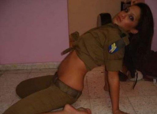 İsrail'in kadın askerleri