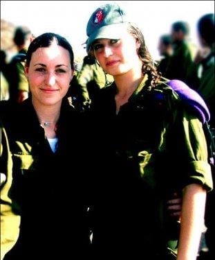 İsrail'in kadın askerleri