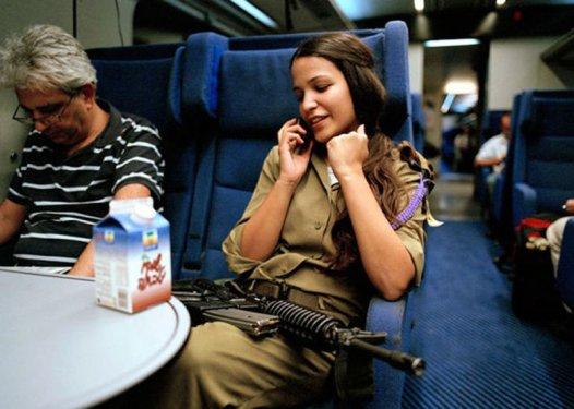 İsrail'in kadın askerleri