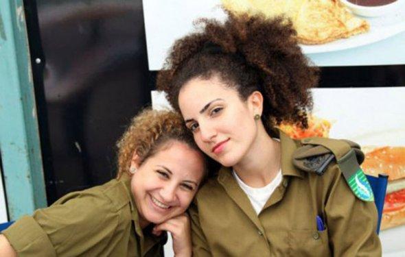 İsrail'in kadın askerleri