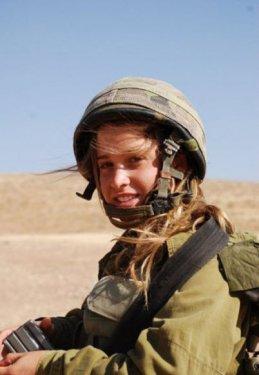 İsrail'in kadın askerleri