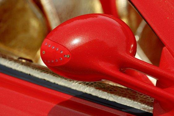 Mercedes'in kırmızı canavarı: SLR McLaren 999