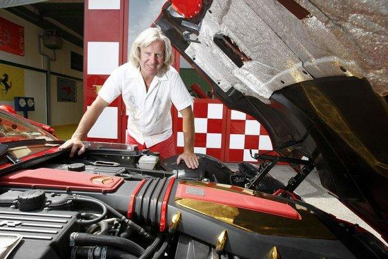 Mercedes'in kırmızı canavarı: SLR McLaren 999