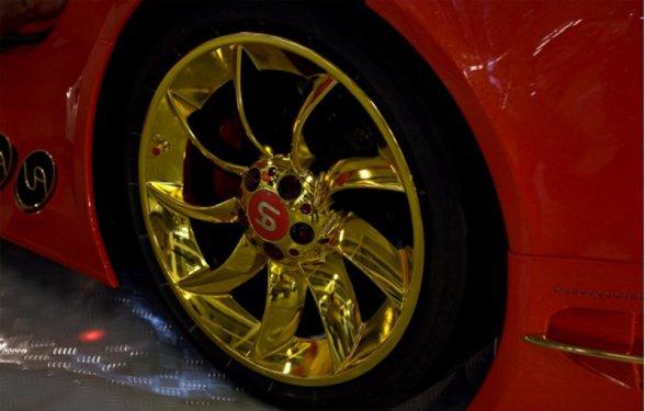 Mercedes'in kırmızı canavarı: SLR McLaren 999