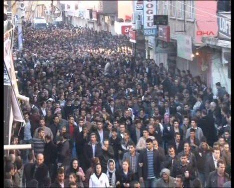  Şerafettin Elçi için Cizre'de cenaze töreni