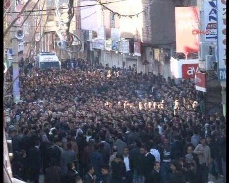  Şerafettin Elçi için Cizre'de cenaze töreni