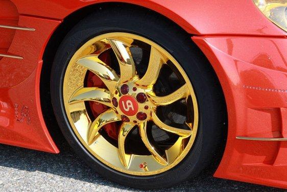 Mercedes'in kırmızı canavarı: SLR McLaren 999