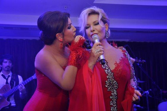 Emel Sayın ve Nükhet Duru'dan çok konuşulacak düet