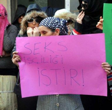 Genelev çalışanları eylemde