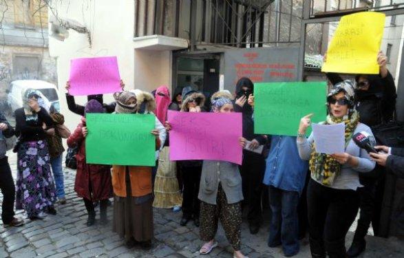 Genelev çalışanları eylemde