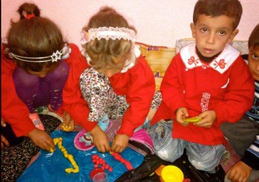 Bedia öğretmen Diyarbakır'dan ışık saçıyor