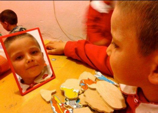 Bedia öğretmen Diyarbakır'dan ışık saçıyor