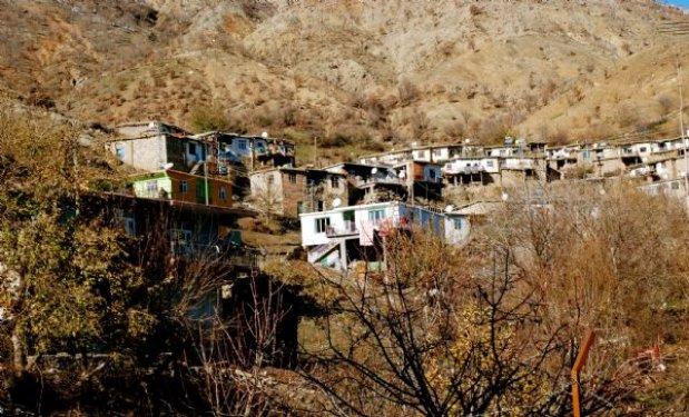 Bedia öğretmen Diyarbakır'dan ışık saçıyor