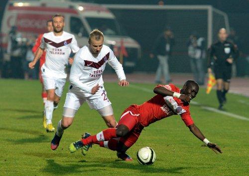 Trabzonspor Antalya'dan galibiyetle döndü