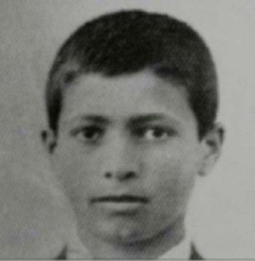 Siyasetçilerin çocukluk fotoğrafları