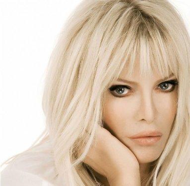 Saçlarıyla milyonları peşinde sürükleyen ünlüler