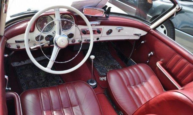 İlk günkü gibi görünen Mercedes klasikleri