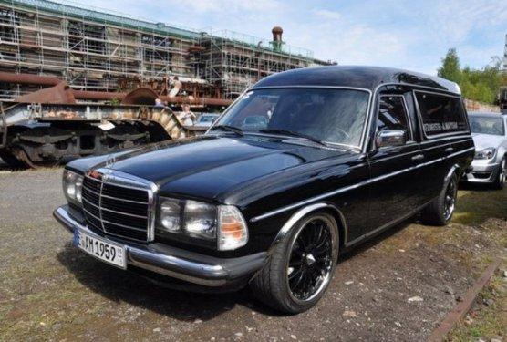 İlk günkü gibi görünen Mercedes klasikleri