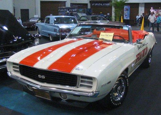 Klasik otomobil tutkusu