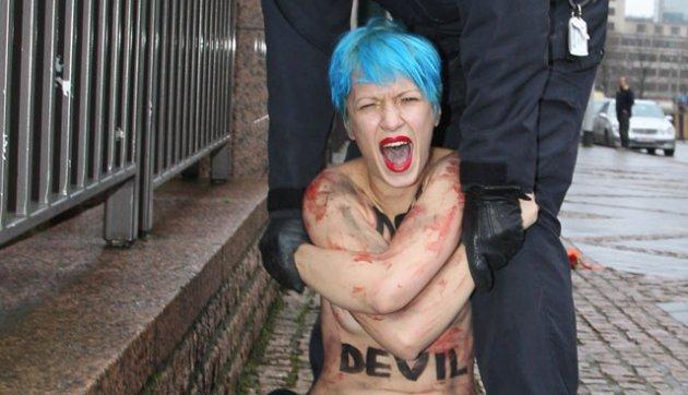 Femen kızları Davos'ta