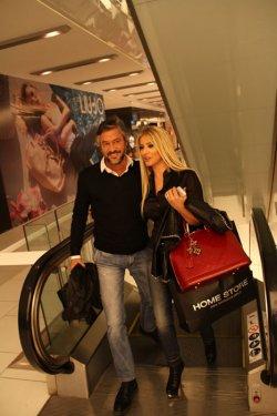 Songül Karlı eşiyle öpüşürken görüntülendi