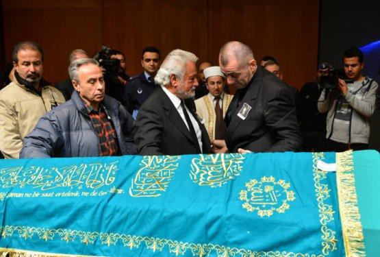 Ferdi Özbeğen son yolculuğuna uğurlandı