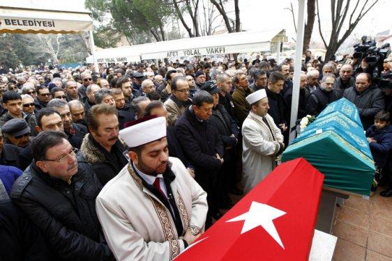 Ferdi Özbeğen son yolculuğuna uğurlandı