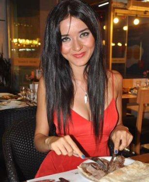 Cansu Taşkın şöhreti Twitter'da arıyor