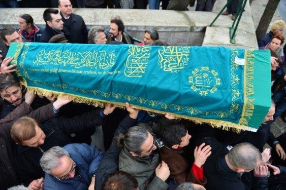 Ferdi Özbeğen son yolculuğuna uğurlandı